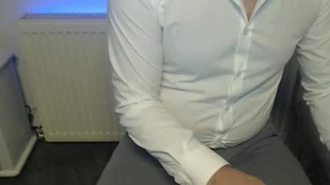 Snapshot of mike_master30 chatting on April 3, 9:51 am MikeMaster online show from April 3, 9:51 am