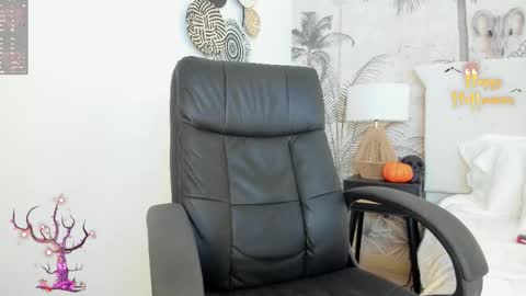 Snapshot of mike_montoya chatting on October 25, 5:37 am Mike Montoya online show from October 25, 5:37 am