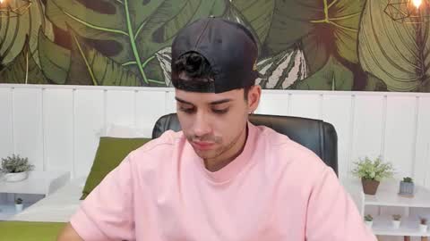 Snapshot of mike_montoya chatting on November 13, 3:33 pm Mike Montoya online show from November 13, 3:33 pm