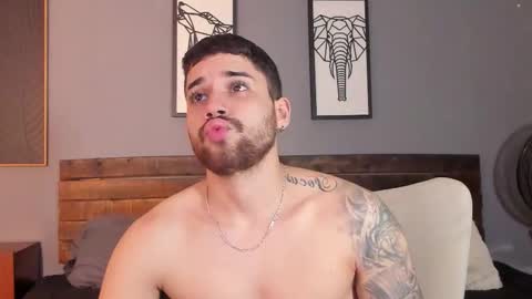 Snapshot of mike_montoya chatting on January 7, 2:14 am Mike Montoya online show from January 7, 2:14 am