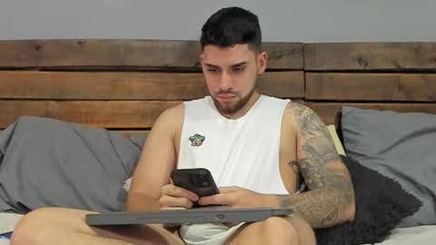 Snapshot of mike_montoya chatting on February 5, 1:43 am Mike Montoya online show from February 5, 1:43 am