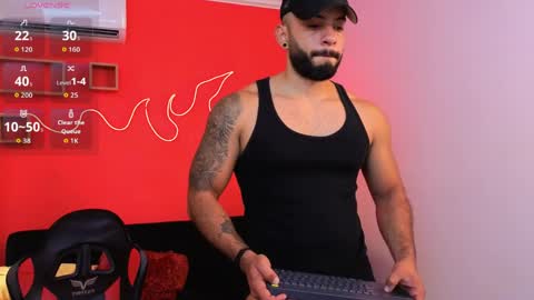 Snapshot of mike_savage3 chatting on May 22, 12:22 pm Mike online show from May 22, 12:22 pm