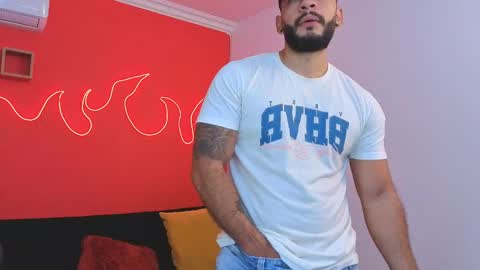 Snapshot of mike_savage3 chatting on June 5, 12:22 pm Mike online show from June 5, 12:22 pm