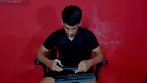 Snapshot of mike_shelby21 chatting on May 3, 9:43 pm mike_shelby21 online show from May 3, 9:43 pm