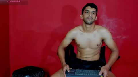 Snapshot of mike_shelby21 chatting on May 4, 6:15 pm mike_shelby21 online show from May 4, 6:15 pm