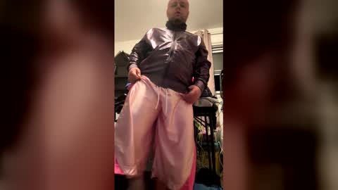 Snapshot of mikeballshorts chatting on June 8, 5:19 am mikeballshorts online show from June 8, 5:19 am