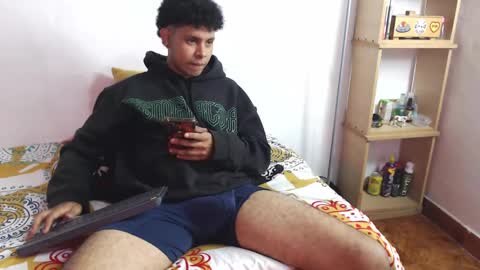 Snapshot of mikedick_420 chatting on February 12, 7:13 am mikedick_420 online show from February 12, 7:13 am