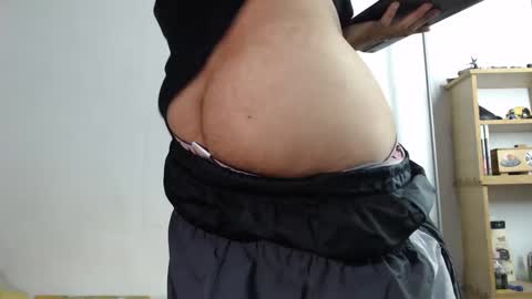 Snapshot of mikedick_420 chatting on February 19, 3:50 am mikedick_420 online show from February 19, 3:50 am