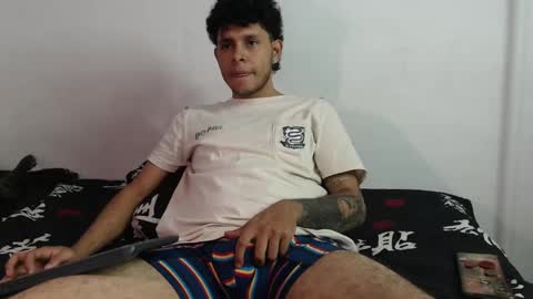 Snapshot of mikedick_420 chatting on February 23, 7:33 am mikedick_420 online show from February 23, 7:33 am