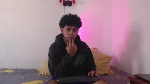 Snapshot of mikedick_420 chatting on March 15, 1:39 pm mikedick_420 online show from March 15, 1:39 pm