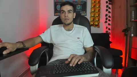 mikee_scooth online show from January 4, 8:16 pm