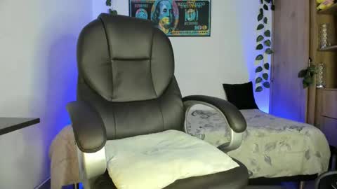 mikee_scooth online show from February 26, 1:53 am