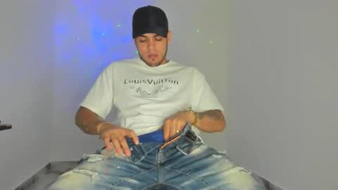 mikee_scooth online show from March 1, 12:23 am