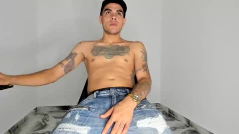 mikee_scooth online show from March 22, 7:28 pm