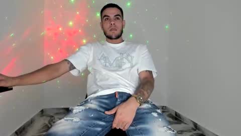 mikee_scooth online show from April 12, 5:01 am