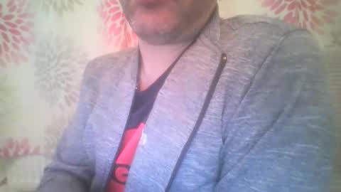 mikehockishuge9 online show from December 15, 12:26 am