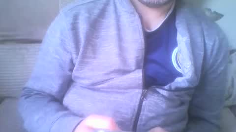 Snapshot of mikehockishuge9 chatting on January 18, 2:54 pm mikehockishuge9 online show from January 18, 2:54 pm