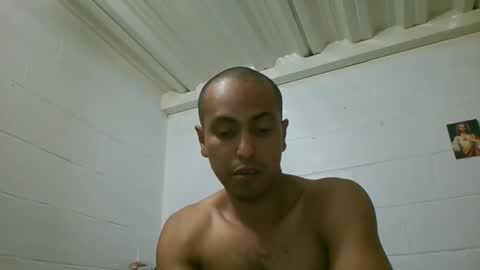 Snapshot of mikelgold1 chatting on December 3, 1:41 am mikelgold1 online show from December 3, 1:41 am