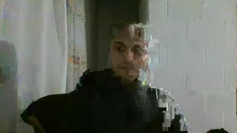 Snapshot of mikelgold1 chatting on December 6, 1:07 am mikelgold1 online show from December 6, 1:07 am