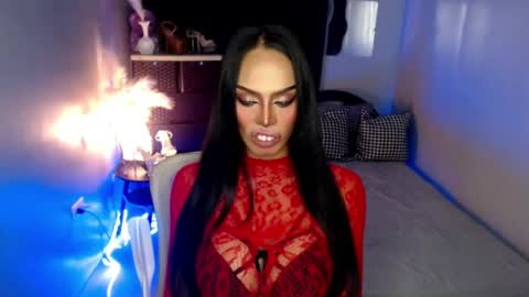 Snapshot of mikeyalawi03 chatting on June 8, 5:35 pm Mistress MikeyAlawi online show from June 8, 5:35 pm