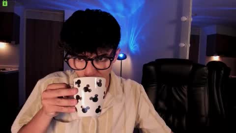 VIOLETAMIKE online show from February 15, 8:57 am