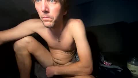 Snapshot of mikeywhite123 chatting on April 16, 6:03 am mikeywhite123 online show from April 16, 6:03 am