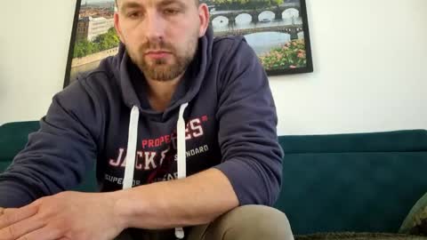 mikhael767676 online show from April 28, 5:12 am