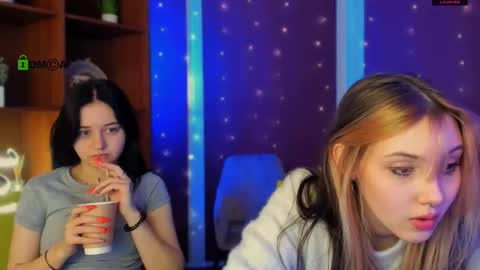 miki_ti online show from November 23, 9:09 am