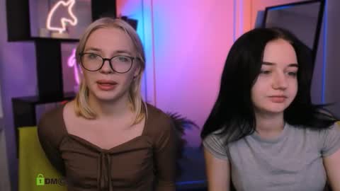 Snapshot of miki_ti chatting on December 19, 7:43 pm miki_ti online show from December 19, 7:43 pm