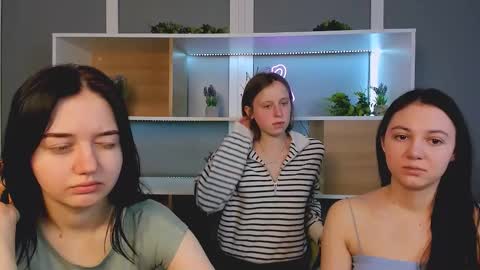 Snapshot of miki_ti chatting on February 8, 6:28 am miki_ti online show from February 8, 6:28 am