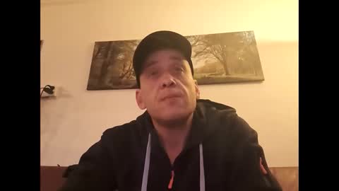 Snapshot of mikiey666 chatting on December 19, 9:11 pm mikiey666 online show from December 19, 9:11 pm