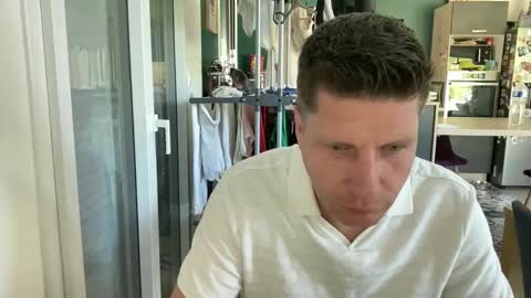 miklp8463 online show from April 21, 9:48 am