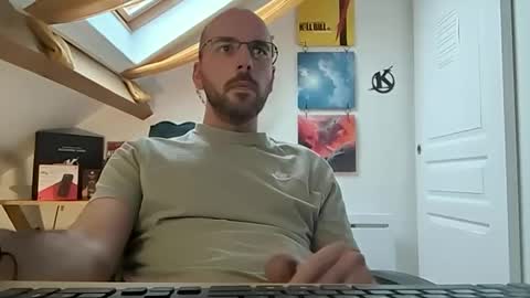 Snapshot of mikmik91 chatting on January 17, 2:50 pm mikmik91 online show from January 17, 2:50 pm