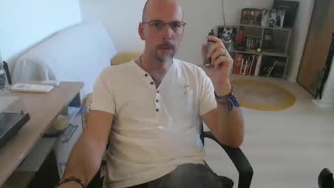 Snapshot of mikmik91 chatting on September 19, 2:07 pm mikmik91 online show from September 19, 2:07 pm