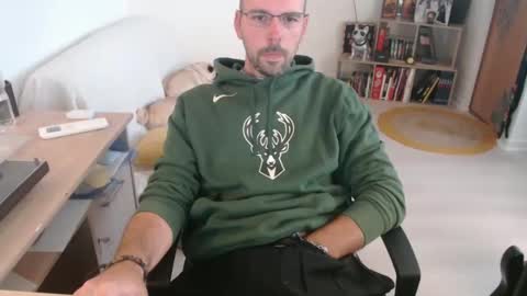 Snapshot of mikmik91 chatting on September 23, 8:39 am mikmik91 online show from September 23, 8:39 am