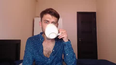 Snapshot of mikw63 chatting on June 14, 6:59 am Sin online show from June 14, 6:59 am