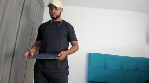 Snapshot of miky_xxx chatting on October 6, 2:31 am Miky online show from October 6, 2:31 am