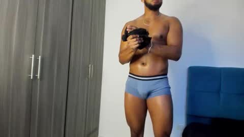 Snapshot of miky_xxx chatting on October 15, 2:22 am Miky online show from October 15, 2:22 am