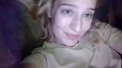 Snapshot of mila_420 chatting on September 21, 4:30 pm Mila 420 online show from September 21, 4:30 pm