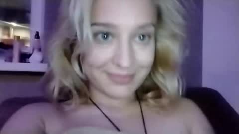 Snapshot of mila_420 chatting on October 10, 5:45 pm Mila 420 online show from October 10, 5:45 pm