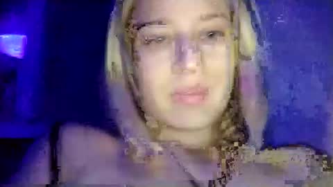 Snapshot of mila_420 chatting on October 15, 6:30 pm Mila 420 online show from October 15, 6:30 pm