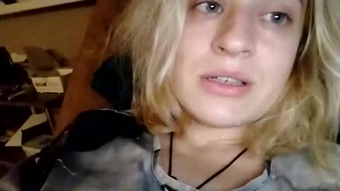 Snapshot of mila_420 chatting on October 21, 3:24 pm Mila 420 online show from October 21, 3:24 pm