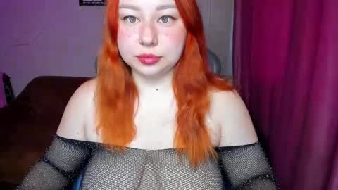 Snapshot of mila_foxxxy chatting on September 18, 8:05 am Mila shy sensual person  online show from September 18, 8:05 am