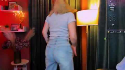 mila_glow online show from April 20, 7:04 pm