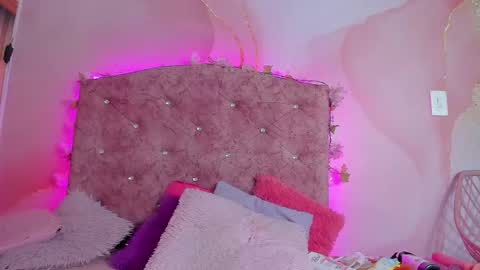 Snapshot of mila_grace_ chatting on October 20, 6:41 pm mila_grace_ online show from October 20, 6:41 pm