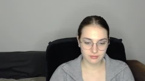 mila_keyy online show from April 27, 8:40 pm