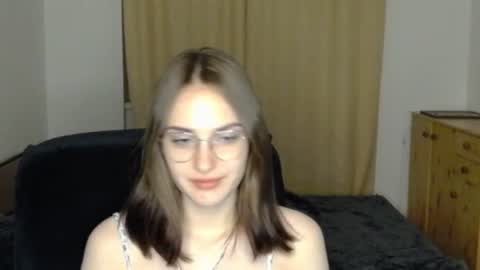 mila_keyy online show from July 17, 8:14 pm