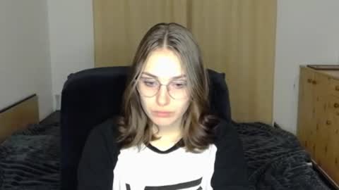 mila_keyy online show from July 24, 8:18 pm
