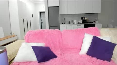 Snapshot of mila_killa chatting on November 7, 12:32 am Lilli online show from November 7, 12:32 am