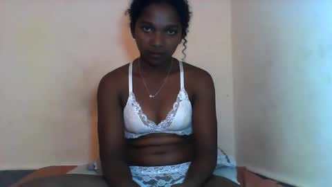 mila_lunah online show from March 18, 6:38 am